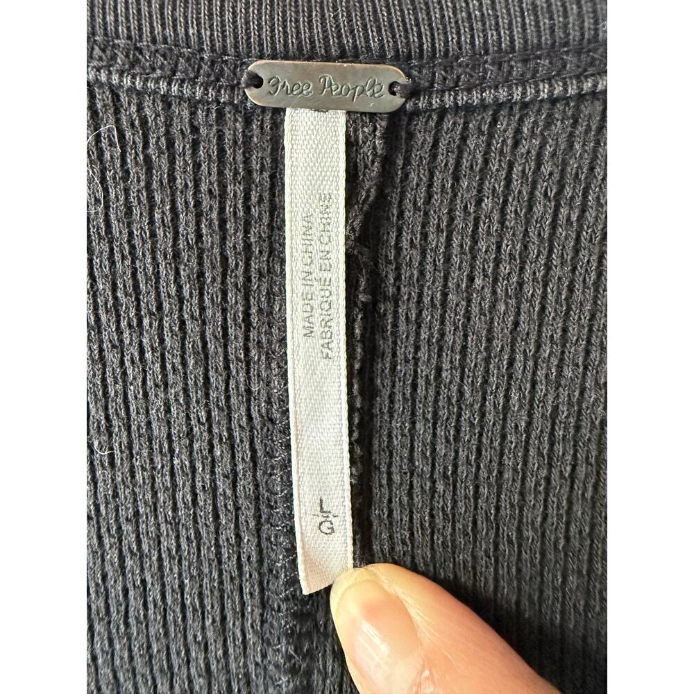 Free People Gray Waffle Knit Henley Top Long Sleeve Contrast Cuffs Size L - Picture 2 of 10